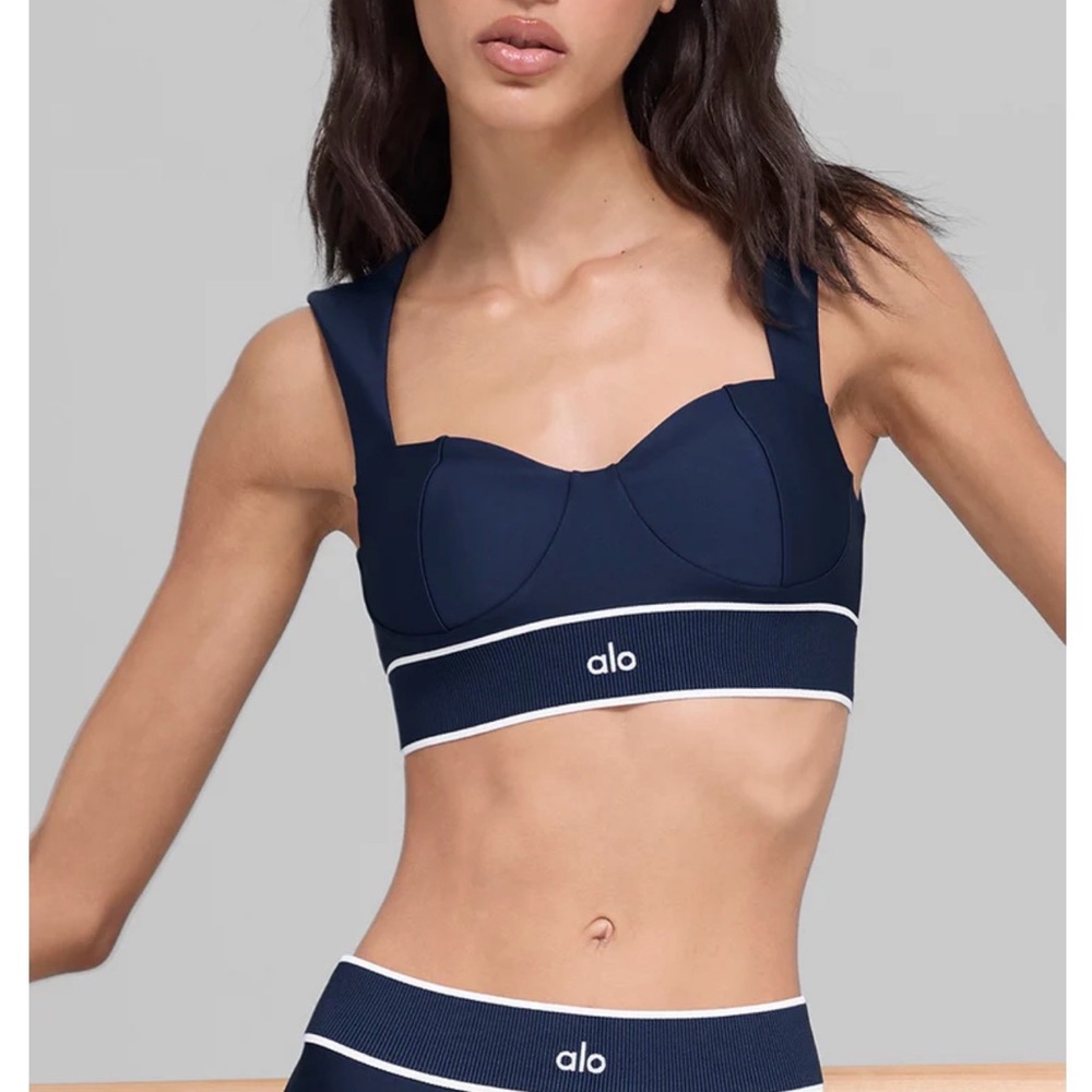 BEST SELLER Alo yoga navy airlift alignment bra